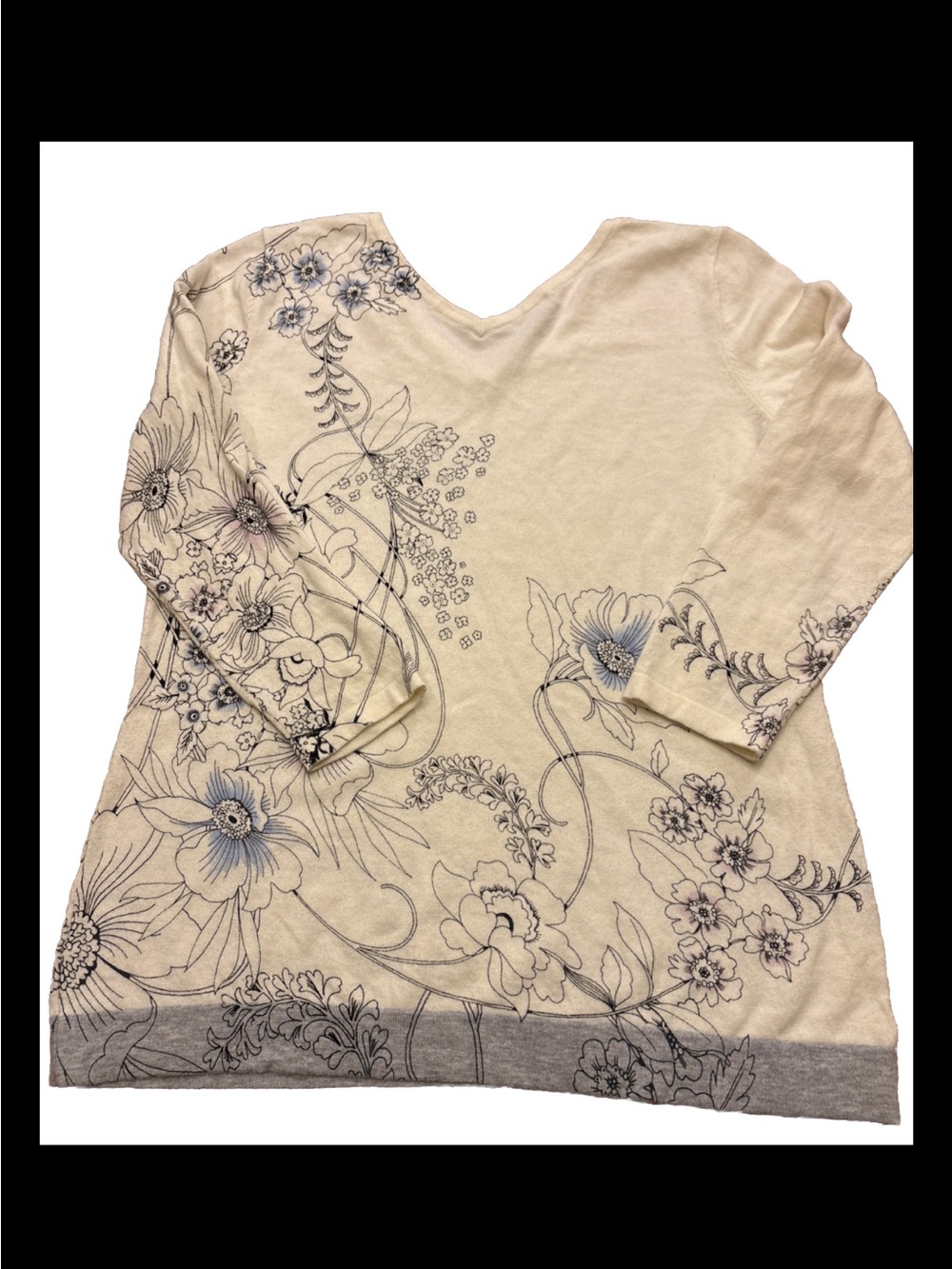 Talbots Women’s Cream Floral V-Neck 3/4 Sleeve Top size Medium Petite - Picture 7 of 7